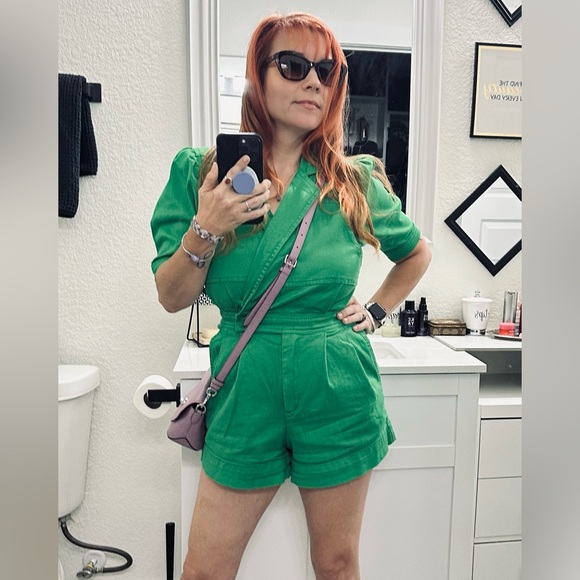 Day + Moon green shorts romper with pockets and snap waist - Picture 1 of 13
